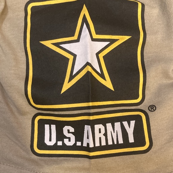 New United States Army t-shirt. Tan in color with black letters. US Army /sleeve - Picture 3 of 6